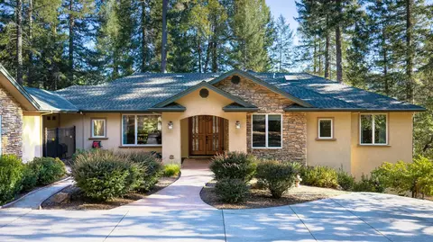 10973 Scotts Flat Dm, Nevada City, CA 95959
