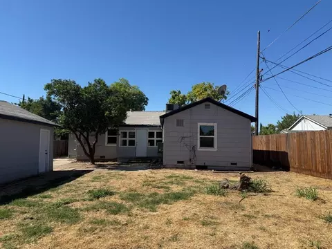 Exterior - 1405 E 22nd St, Merced, CA 95340 photo 6 of 10