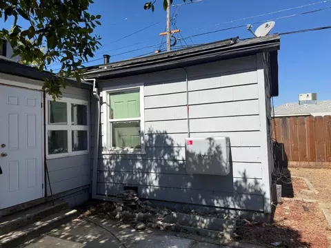 Exterior - 1405 E 22nd St, Merced, CA 95340 photo 5 of 10