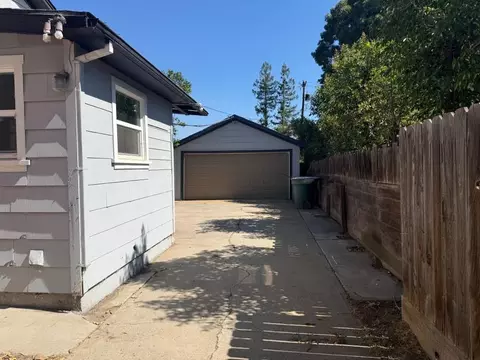 Exterior - 1405 E 22nd St, Merced, CA 95340 photo 3 of 10