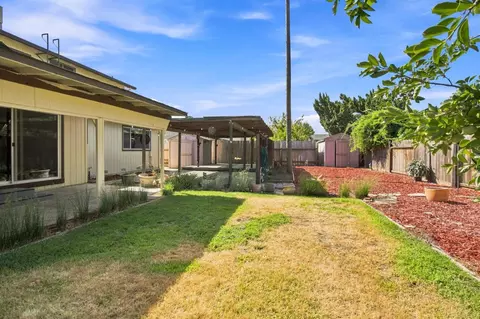 Exterior - 625 Bounty Pl, Manteca, CA 95337 photo 5 of 6