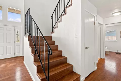 Entry Way - 625 Bounty Pl, Manteca, CA 95337 photo 3 of 4