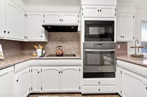Kitchen - 625 Bounty Pl, Manteca, CA 95337 photo 5 of 5