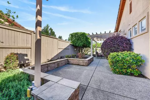 Exterior - 1160 Cobble Fields Ct, Folsom, CA 95630 photo 9 of 10