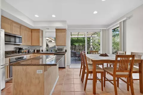 Kitchen - 1160 Cobble Fields Ct, Folsom, CA 95630 photo 2 of 6