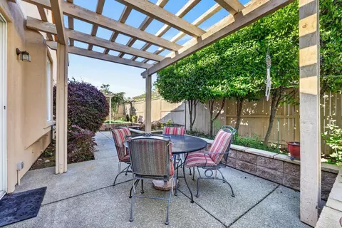 Exterior - 1160 Cobble Fields Ct, Folsom, CA 95630 photo 6 of 10