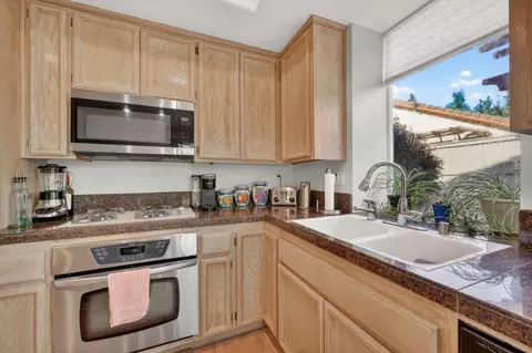 Kitchen - 1160 Cobble Fields Ct, Folsom, CA 95630 photo 6 of 6