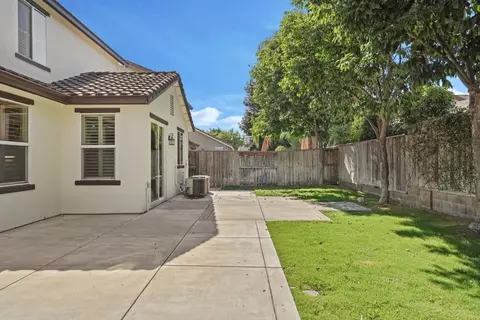 Exterior - 2107 Katnich Ln, Lodi, CA 95242 photo 9 of 9