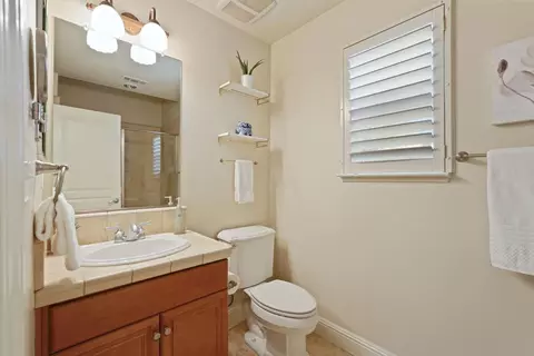 Bath - 2107 Katnich Ln, Lodi, CA 95242 photo 1 of 6
