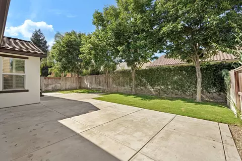 Exterior - 2107 Katnich Ln, Lodi, CA 95242 photo 8 of 9