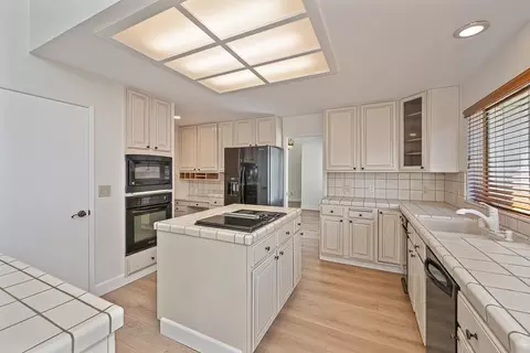 Kitchen - 3000 Brennans Rd, Loomis, CA 95650 photo 6 of 8