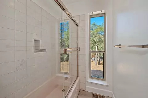 Bath - 3000 Brennans Rd, Loomis, CA 95650 photo 2 of 4