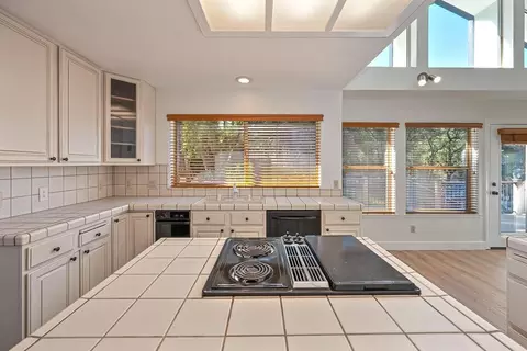 Kitchen - 3000 Brennans Rd, Loomis, CA 95650 photo 8 of 8