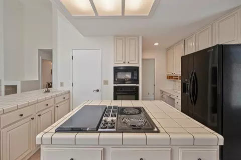 Kitchen - 3000 Brennans Rd, Loomis, CA 95650 photo 3 of 8