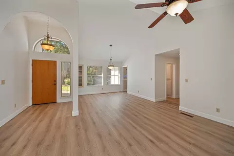 Living - 3000 Brennans Rd, Loomis, CA 95650 photo 4 of 10