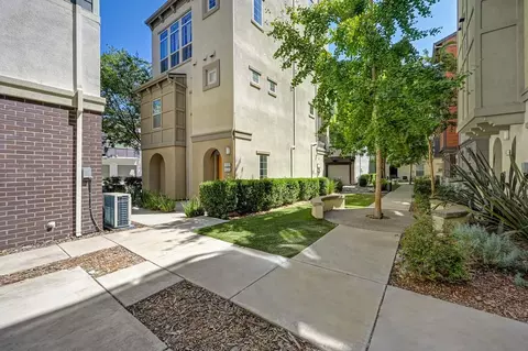 450 Tailoff Ln, Sacramento, CA 95818