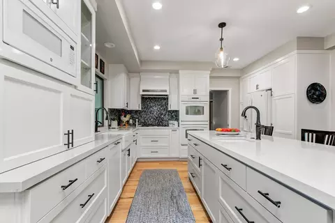 Kitchen - 44703 S El Macero Dr, El Macero, CA 95618 photo 3 of 10
