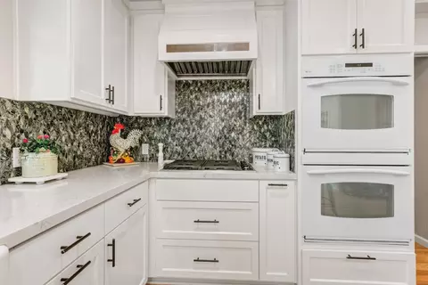 Kitchen - 44703 S El Macero Dr, El Macero, CA 95618 photo 4 of 10