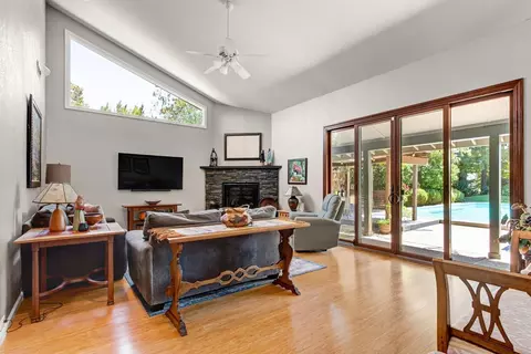 Living - 44703 S El Macero Dr, El Macero, CA 95618 photo 5 of 9