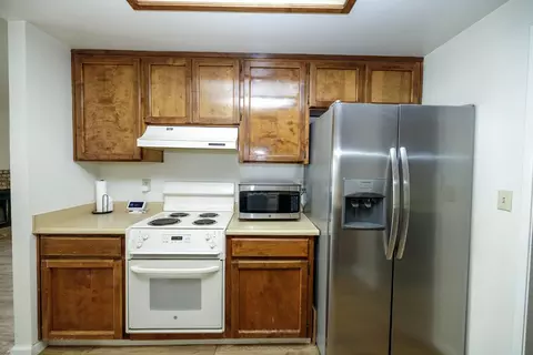 Kitchen - 3609 Thomas More Way, Modesto, CA 95356 photo 4 of 6