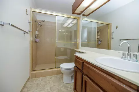 Bath - 3609 Thomas More Way, Modesto, CA 95356 photo 2 of 2