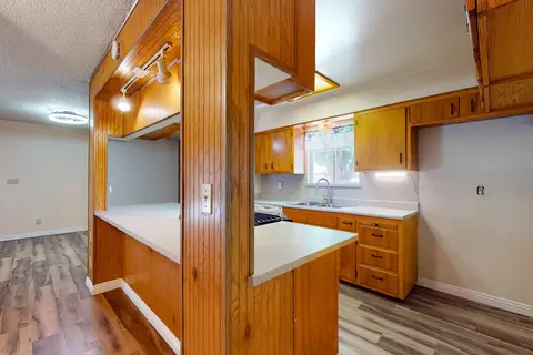 Kitchen - 2727 Locust St, Sutter, CA 95982 photo 5 of 6