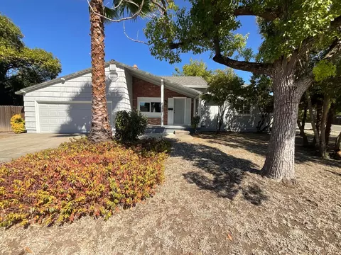 6150 Parkoaks Dr, Citrus Heights, CA 95621