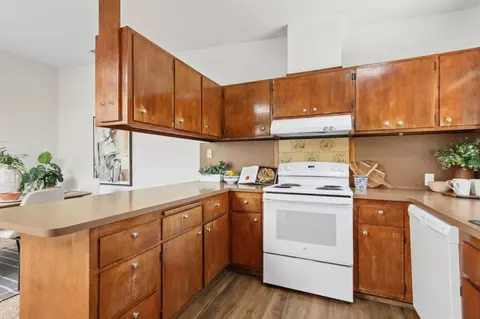 Kitchen - 212 Luz Pl, Davis, CA 95616 photo 4 of 5