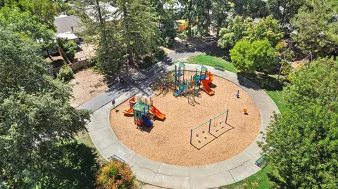 View/Area - 212 Luz Pl, Davis, CA 95616 photo 8 of 8