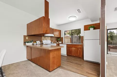 Kitchen - 212 Luz Pl, Davis, CA 95616 photo 1 of 5
