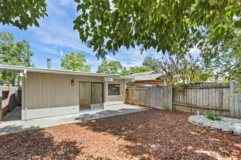 Exterior - 212 Luz Pl, Davis, CA 95616 photo 5 of 8