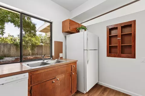 Kitchen - 212 Luz Pl, Davis, CA 95616 photo 5 of 5