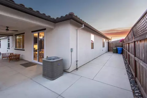 Exterior - 2614 Lepin Ln, Turlock, CA 95382 photo 5 of 8