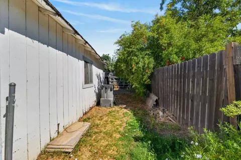 Exterior - 26922 Plainfield St, Esparto, CA 95627 photo 13 of 15