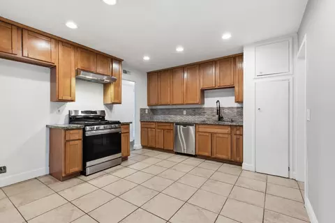 Kitchen - 1630 Cameo Way, Modesto, CA 95350 photo 1 of 2