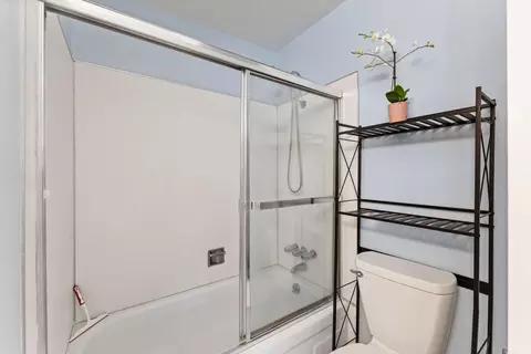 Bath - 2022 E 8th St, Davis, CA 95618 photo 4 of 4