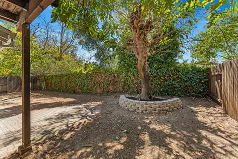 Exterior - 2022 E 8th St, Davis, CA 95618 photo 4 of 10