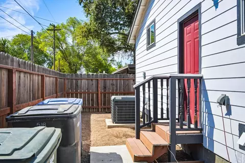 Exterior - 518 Johnson St, Modesto, CA 95354 photo 12 of 13