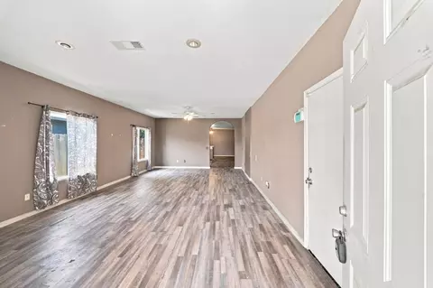 Living - 921 Udona Ln, Modesto, CA 95351 photo 1 of 3
