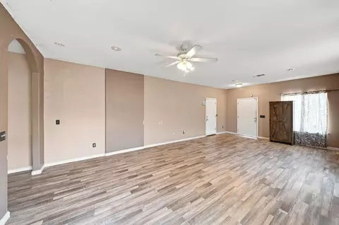 Living - 921 Udona Ln, Modesto, CA 95351 photo 3 of 3