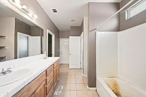 Entry Way - 921 Udona Ln, Modesto, CA 95351 photo 1 of 1