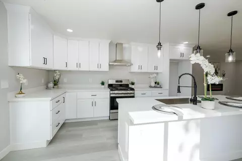Kitchen - 408 Palm Ave, Modesto, CA 95350 photo 6 of 8