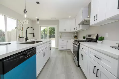 Kitchen - 408 Palm Ave, Modesto, CA 95350 photo 3 of 8