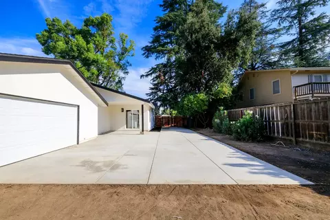 Exterior - 408 Palm Ave, Modesto, CA 95350 photo 10 of 13