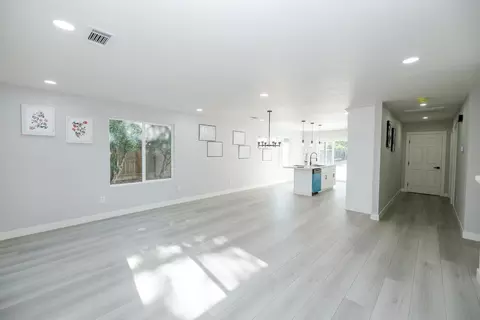 Entry Way - 408 Palm Ave, Modesto, CA 95350 photo 2 of 2