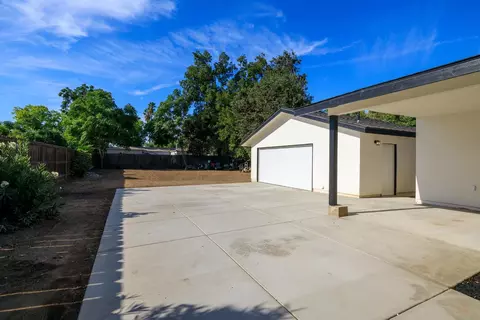 Exterior - 408 Palm Ave, Modesto, CA 95350 photo 8 of 13
