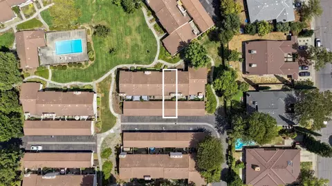 View/Area - 4848 El Cemonte Ave #3, Davis, CA 95618 photo 2 of 3