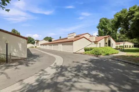 Exterior - 4848 El Cemonte Ave #3, Davis, CA 95618 photo 5 of 8