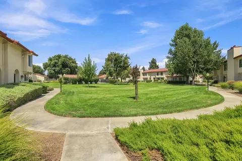 Exterior - 4848 El Cemonte Ave #3, Davis, CA 95618 photo 7 of 8