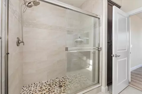 Bath - 188 Murphys Oaks Dr, Murphys, CA 95247 photo 2 of 4